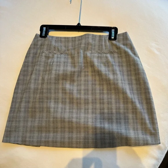 WAYF Grey Plaid Mini Skirt – Size M - Picture 2 of 5